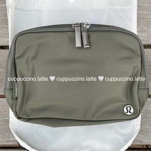 💚NWT💚Lululemon Athletica Everywhere Belt Bag Large in ‘Grey Sage’